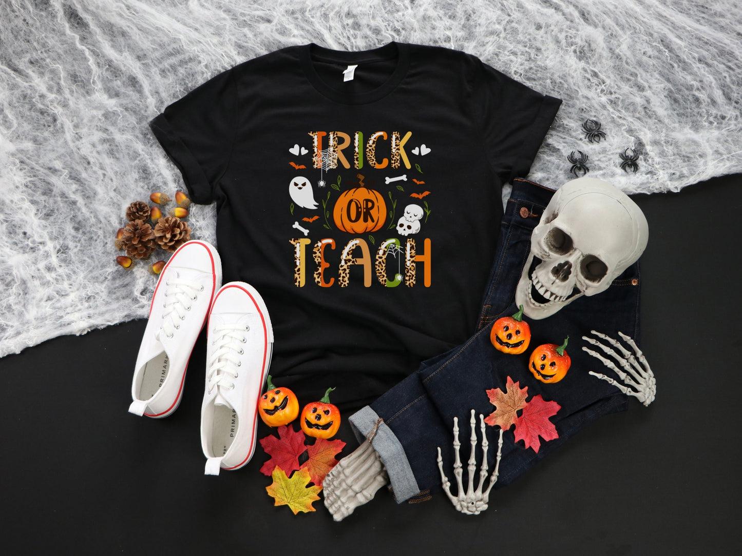 Trick or Teach Shirt ,Teacher Halloween T-Shirt Teacher Costume, Halloween Gift for Teacher, Halloween Teacher